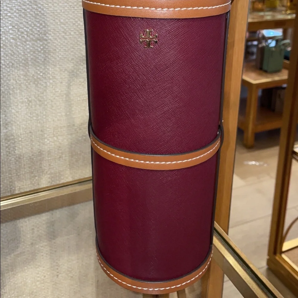 Tory Burch Burgundy WINE TOTE!!!!!🔥🔥🔥 Rare! SOLD OUT! Brand New… - Picture 1 of 3